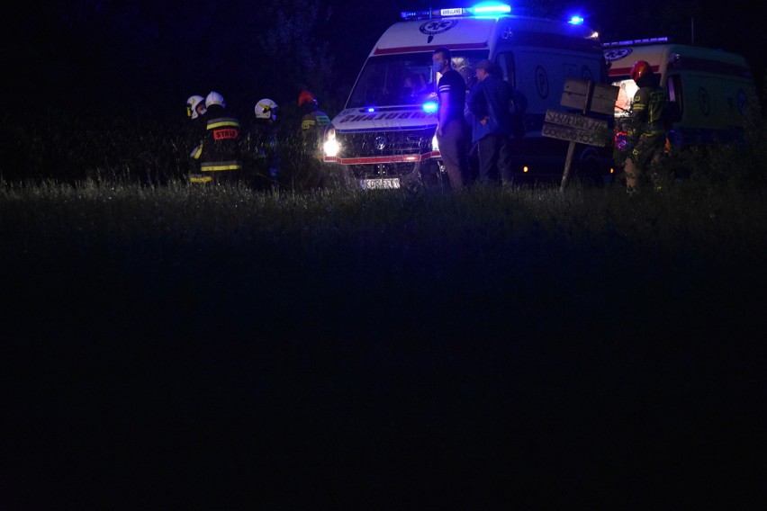 Wypadek między Bielanką a Łosiem. Zderzyły się dwa samochody. Jest troje poszkodowanych