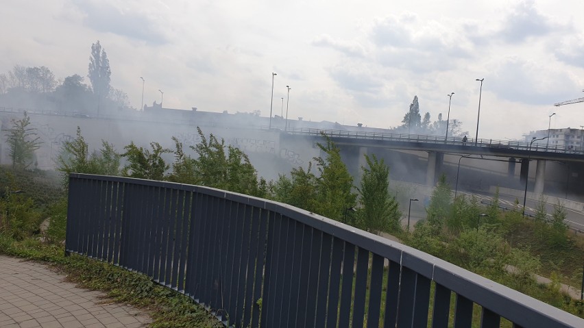 Dymi z tunelu koło dworca Łódź Fabryczna. To rzeczywiście próby pożarowe? 