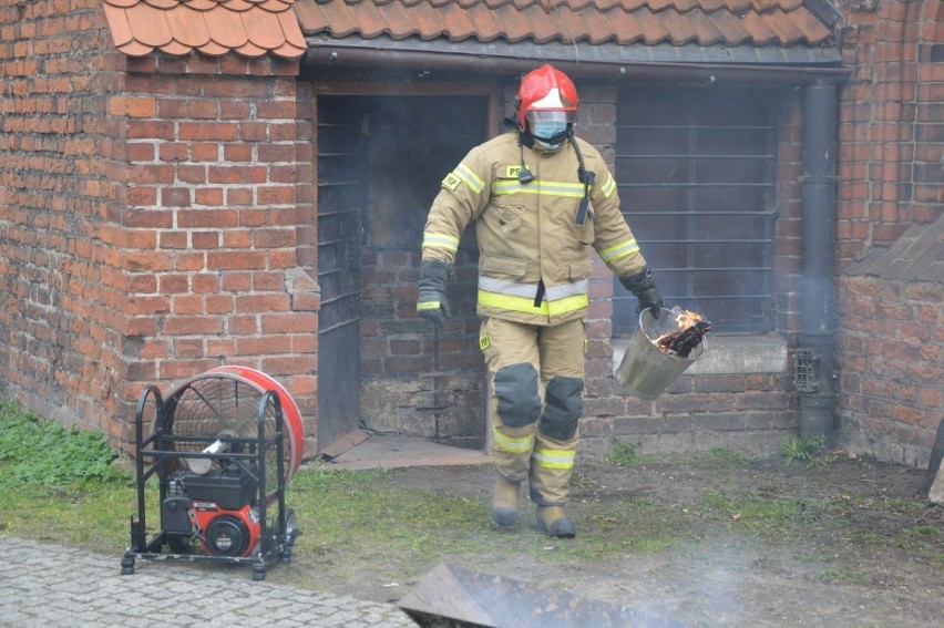 Pożar w zabytkowym Sanktuarium św. Jakuba Ap w Lęborku 6.05.2021 r. Ewakuacja wiernych. Zdjęcia