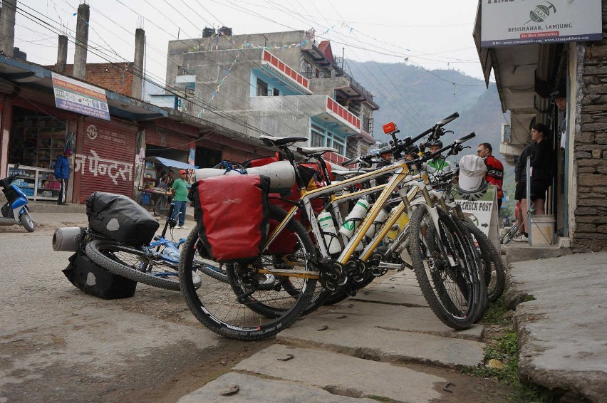 Rowerami po Himalajach: Mieszkaniec Mikołowa na Dachu Świata [ZDJĘCIA + WIDEO + RELACJA Z WYPRAWY]