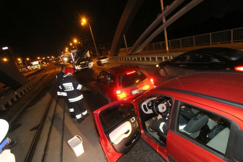 Wypadek na mostach Warszawskich. Sprawca uciekł