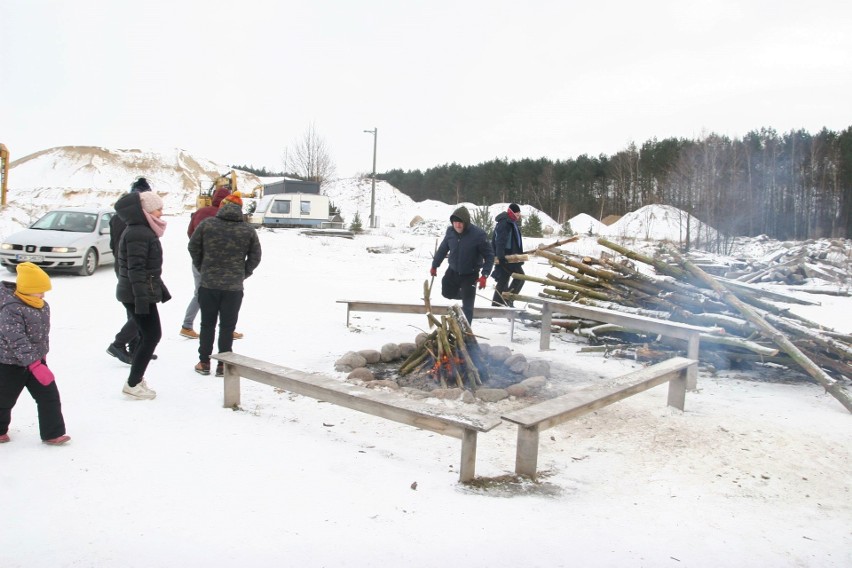 Ostrów Mazowiecka. Morsy wspierają zbiórkę dla Nikodema Wasilewskiego chorego na SMA 1. 7.02.2021