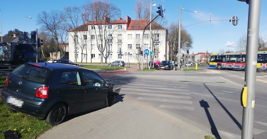 Kolizja na skrzyżowaniu ulic Szczecińskiej z Sobieskiego. Winny zostanie ustalony po analizie monitoringu i cyklu świateł