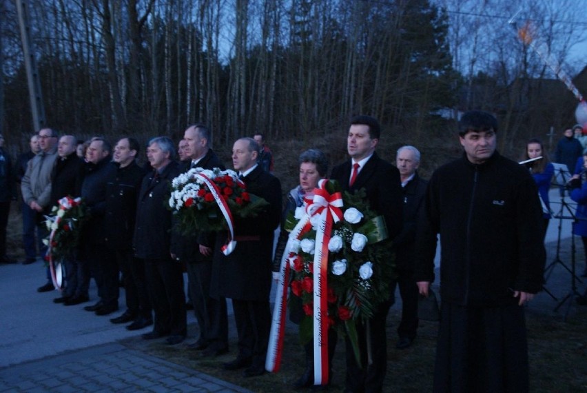 Uroczyście obchodzili 76. rocznicę pacyfikacji miejscowości Szałas w gminie Zagnańsk