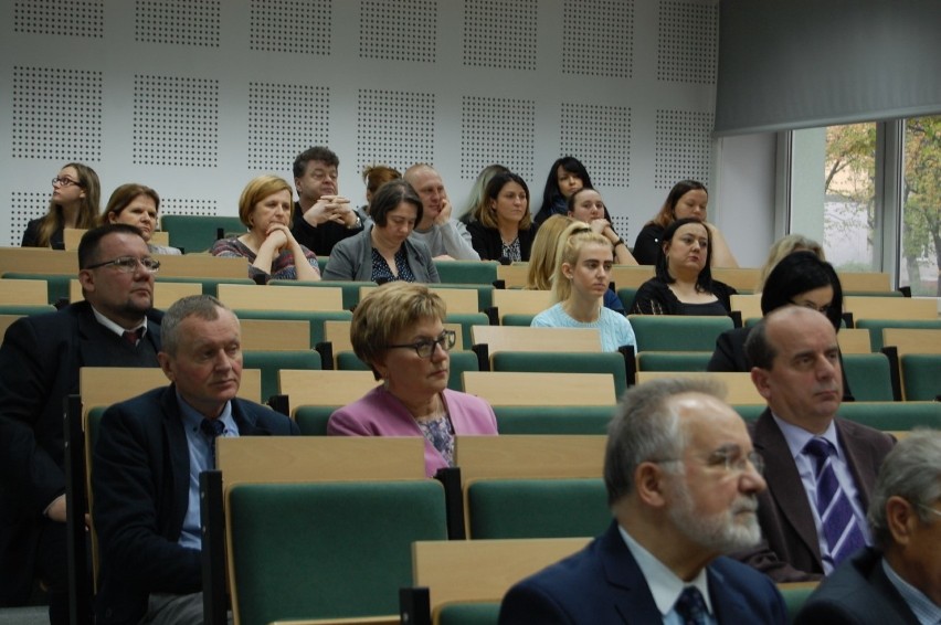 Naukowa konferencja w Społecznej Akademii Nauk w Tarnobrzegu