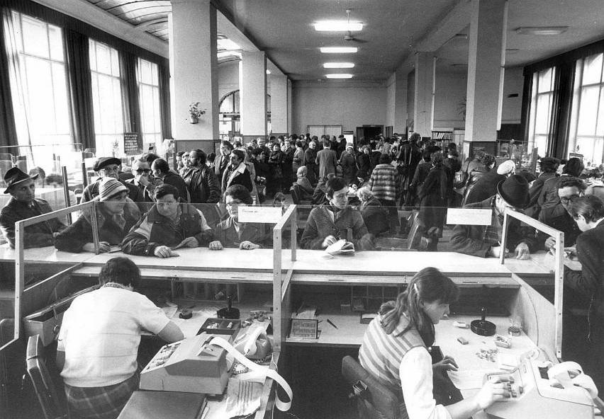 30 marca 1981, wnętrze banku PKO.