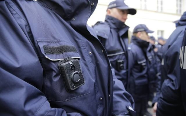 Sprawa napadu na studentkę w Łodzi. Policjanci nie włączyli kamerek i nie poniosą konsekwencji
