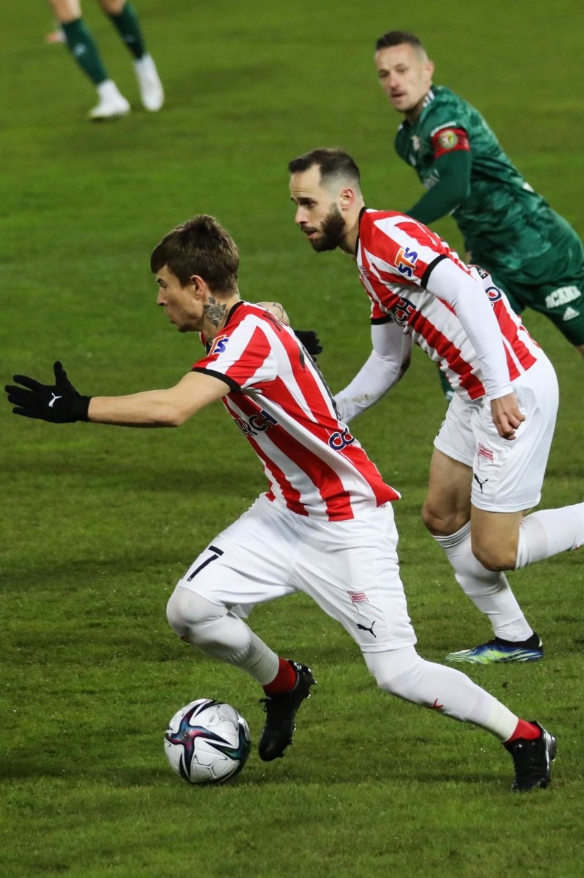 Jakub Kosecki zagrał dziewięć meczów w Cracovii, osiem w...