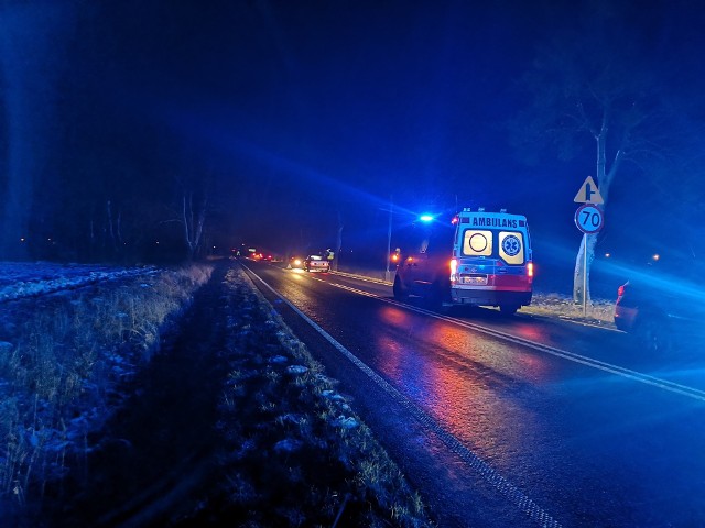 Tragiczny wypadek na trasie Szubin-Kcynia. Pieszy został śmiertelnie potrącony przez auto osobowe.