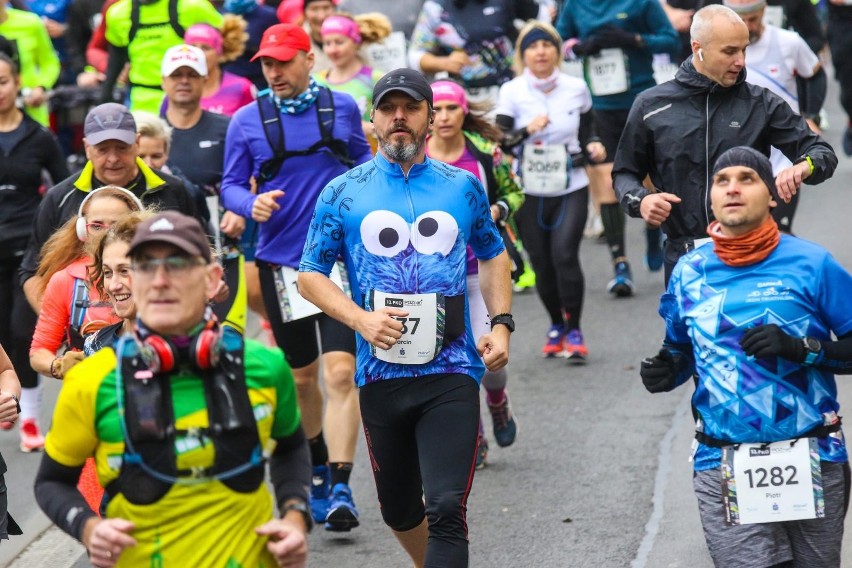 17 października poznański półmaraton ukończyło prawie 5 tys....