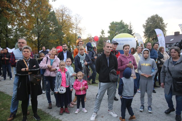 Piknik rodzinny w dniu otwarcia wieży ciśnień w Zabrzu przyciągnął wielu mieszkańców. Zobacz kolejne zdjęcia. Przesuwaj zdjęcia w prawo - naciśnij strzałkę lub przycisk NASTĘPNE