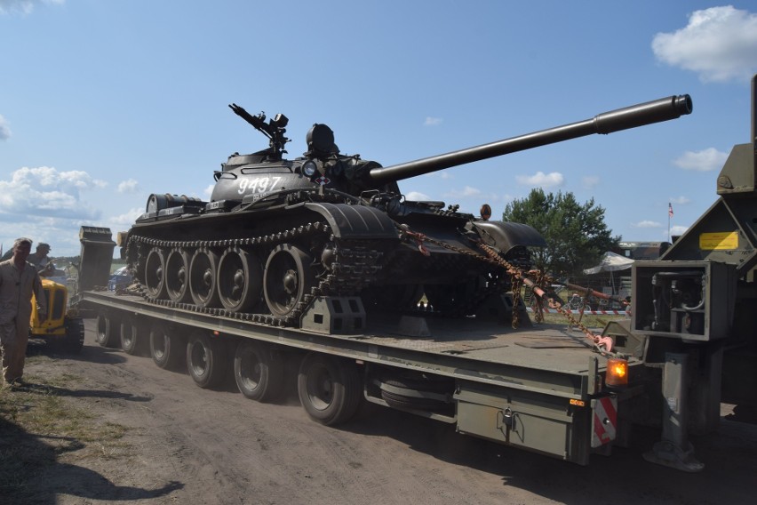 Oprócz sprzętu z demobilu przyjechały także czołgi T-72 z...