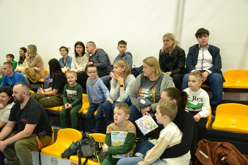 W Lipnie odbyła się impreza proekologiczna ze strażakami. Na uczniów czekały atrakcyjne nagrody!
