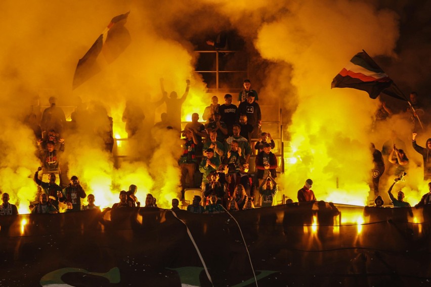 Śląsk - Hapoel. OPRAWA kibiców Śląska. Kibice Śląska Wrocław...