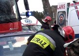 Wypadek w Chełmnie. BMW uderzyło w drzewo, zginął młody kierowca