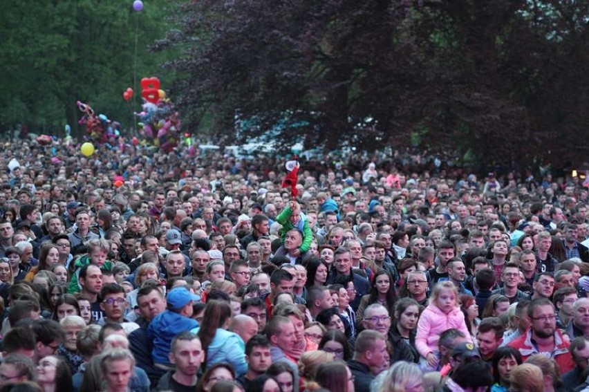 Koncert Sławomira w Wolsztynie przyciągnął gigantyczne...