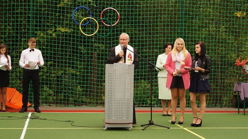 Kłobuck: Otwarcie boiska przy Zespole Szkół nr 2