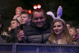 Sylwester 2017 w Opolu. Zabawa pod amfiteatrem już się zaczęła! [ZDJĘCIA, WIDEO]
