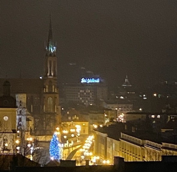 Białystok. Hotel Gołębiewski rozświetlony olbrzymim sercem: Dziękujemy za wsparcie (zdjęcia)