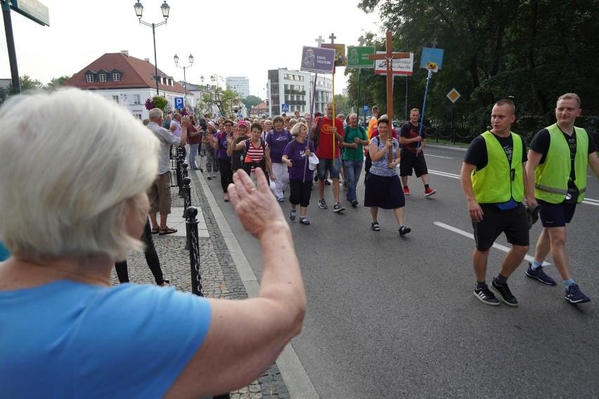 W pielgrzymce poszło ok. 300 osób.