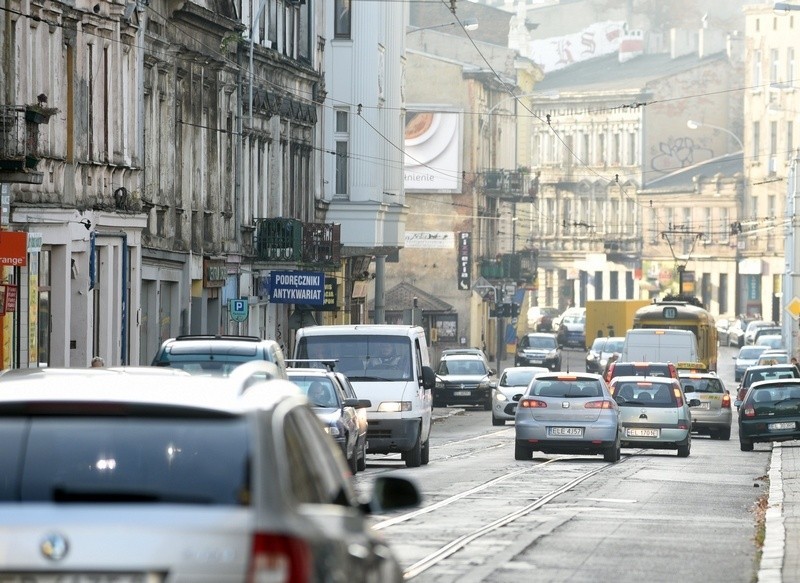 Ograniczony ruch samochodowy planuje się wprowadzić na ul....