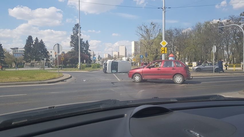 Kolizja w centrum Torunia! Ruch jest powoli przywracany ZDJĘCIA                                                  