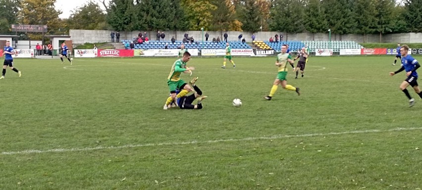 W klasie okręgowej Naprzód Jędrzejów przegrał z Grodem Ćmińsk aż 0:6! Co się stało? Zobaczcie zdjęcia