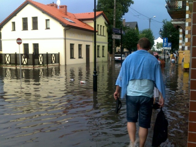 Zalana ul. Beniowskiego w Ustce.