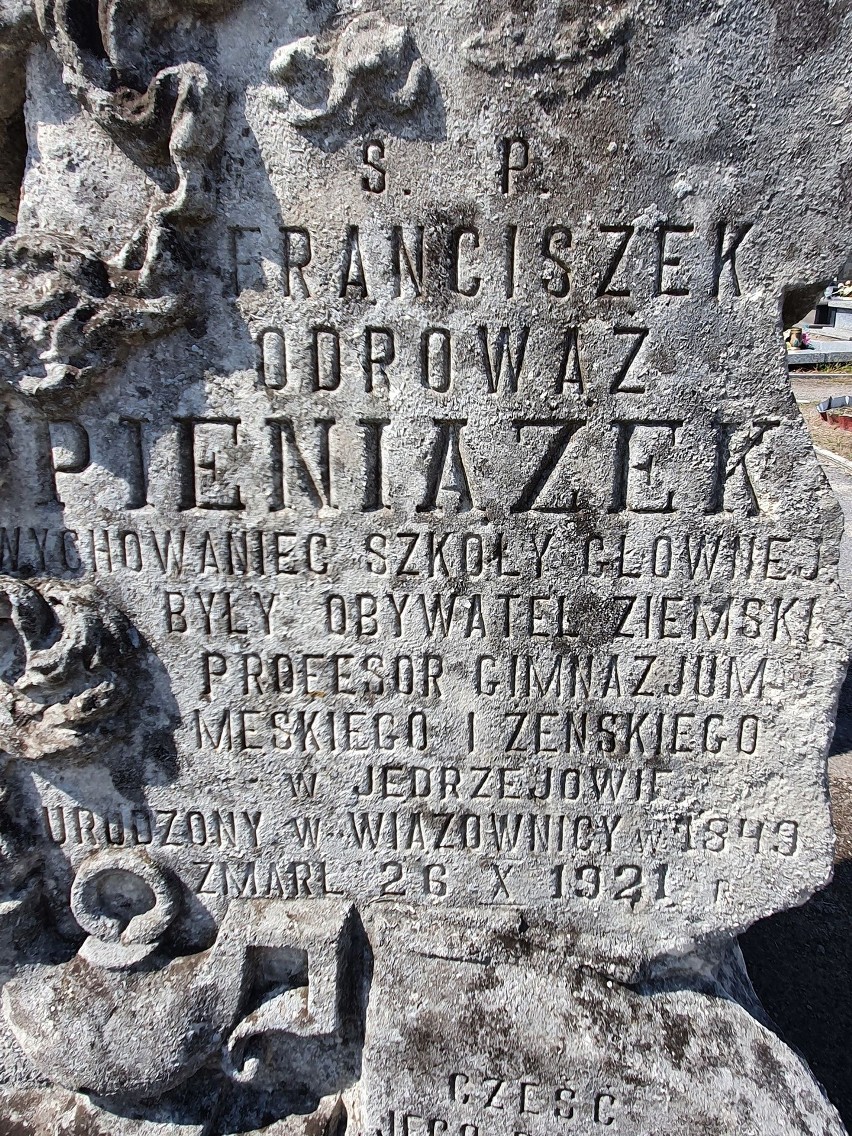 Kwesty na jędrzejowskich cmentarzach we wtorek 1 listopada