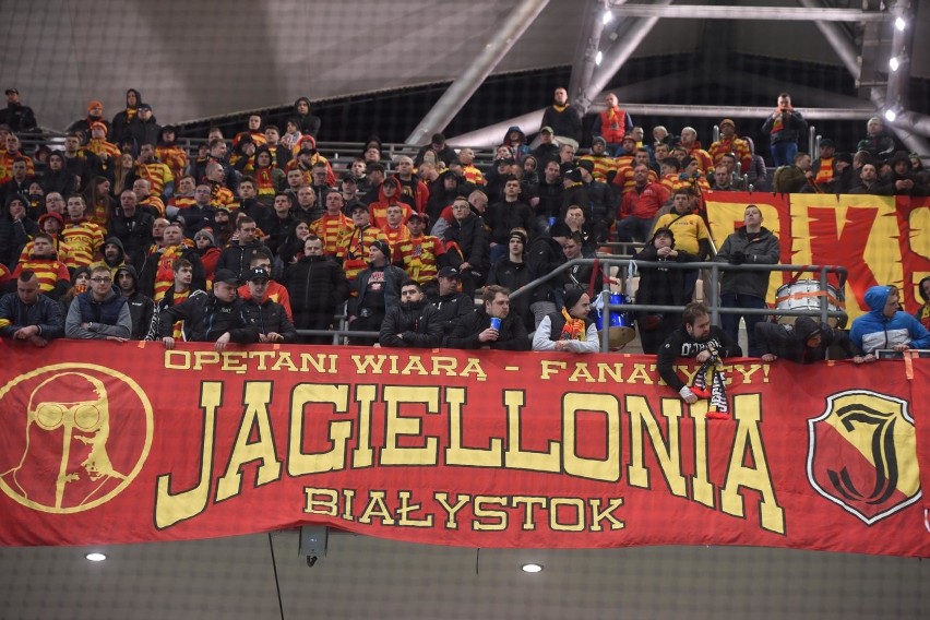 Legia Warszawa - Jagiellonia Białystok. Kibice Jagi zameldowali się przy Łazienkowskiej [ZDJĘCIA]