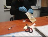 Świętochłowice: zatrzymany dealer narkotyków. 32-latek miał przy sobie ponad 400 porcji dilerskich amfetaminy