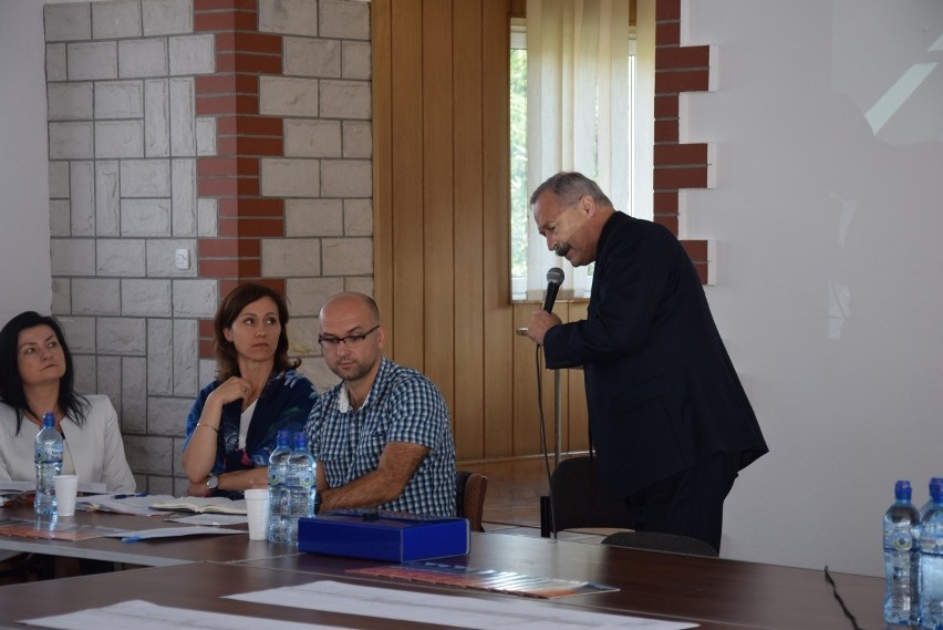 Nie chcą drogi bez chodników. Krajówka do rozbudowy od Jerzmanowic do Giebułtowa