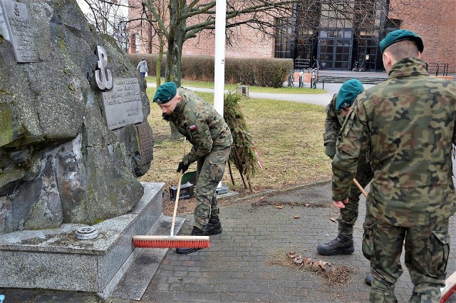 14 lutego 1942 roku, rozkazem Naczelnego Wodza Polskich Sił Zbrojnych generała broni Władysława Sikorskiego, Związek Walki Zbrojnej został przekształcony w Armię Krajową.