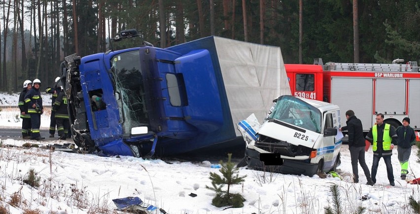 - Prawdopodobnie kierujący osobowym volkswagenem wymusił...