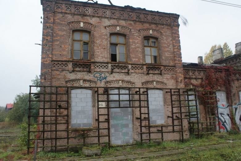 Dąbrowski dworzec kolejowy ponownie ma służyć pasażerom, tak...