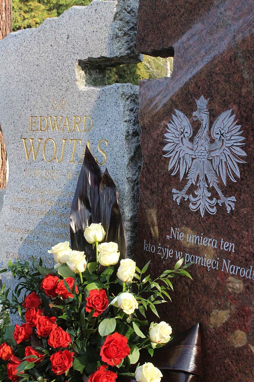 Ludowcy złożyli kwiaty na grobie Edwarda Wojtasa (ZDJĘCIA)
