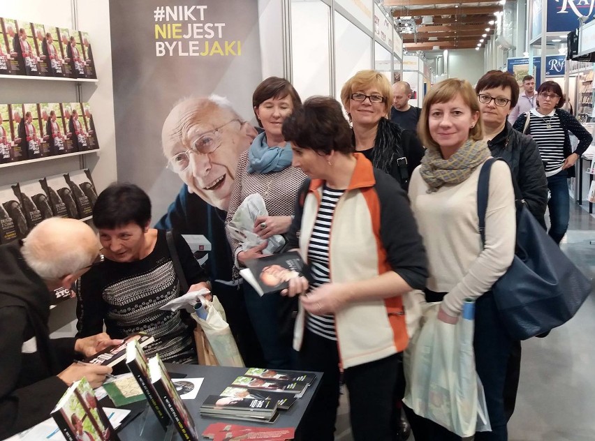 Sądeccy bibliotekarze na Targach Książki [ZDJĘCIA]