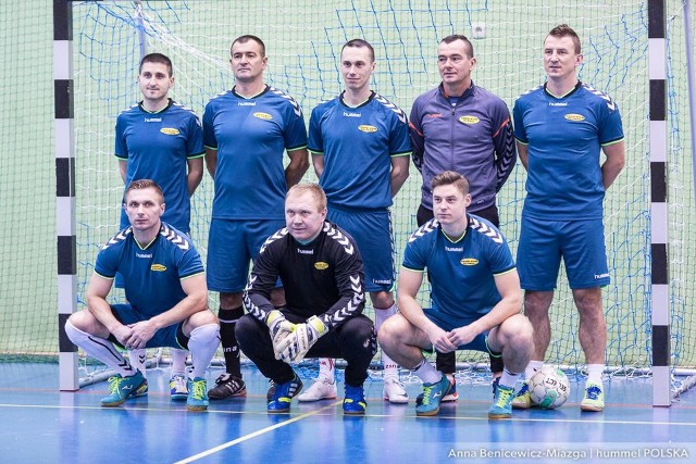 Ponownie mistrzem Nowińskiej Pierwszej Ligi Futsalu został Drewkom Kostomłoty, zwyciężając po raz trzeci w nowińskich rozgrywkach.