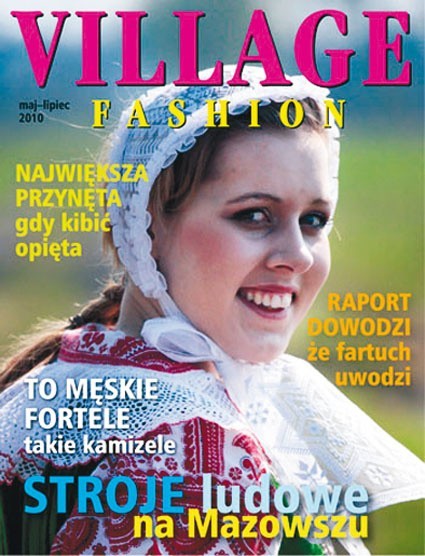 Strona tytułowa katalogu wystawy "Village fashion. Stroje ludowe na Mazowszu&#8221;