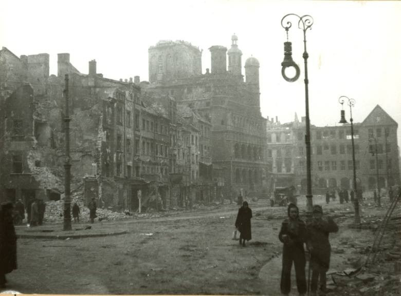 Poznań poniósł poważne straty w czasie II wojny światowej,...