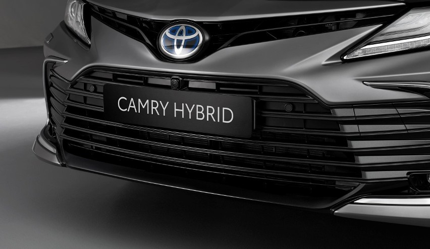 Camry Hybrid została zaprojektowana na platformie GA-K. W...