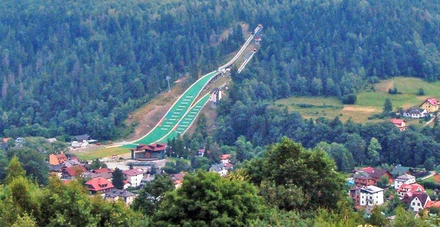 Kompleks sportowy pod Skalitem w Szczyrku jeszcze będzie musiał poczekać na przyjęcie najlepszych skoczków narciarskich na świecie, startujących w Pucharze Świata