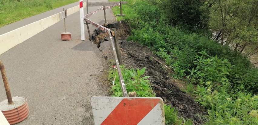 Powódź zniszczyła drogi w powiecie przemyskim. Trwa weryfikowanie strat [ZDJĘCIA]