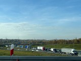 Beton na autostradzie A4 Kraków - Rzeszów. Ślimacze tempo, wypadek za wypadkiem. Warunki drogowe na A4 - aktualizowany raport 29.10