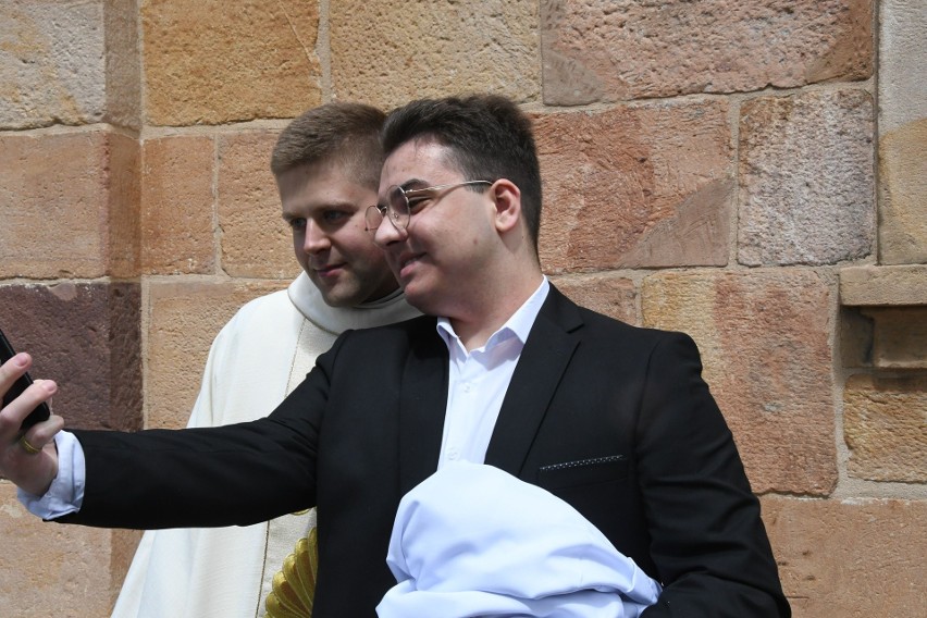 Marcel Musiał z parafii świętego Wojciecha w Kielcach przyjął święcenia kapłańskie. W mszy świętej uczestniczyła jego rodzina i przyjaciele