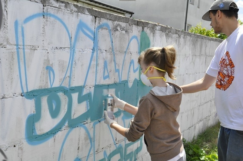 Malowania graffiti uczył miedzy innymi lipską młodzież Merd.