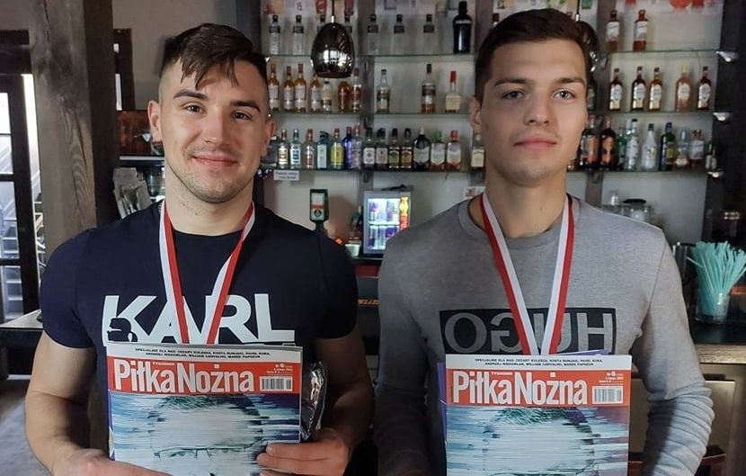 Bartosz Pańtak (z prawej) wygrał turniej trójek Global...