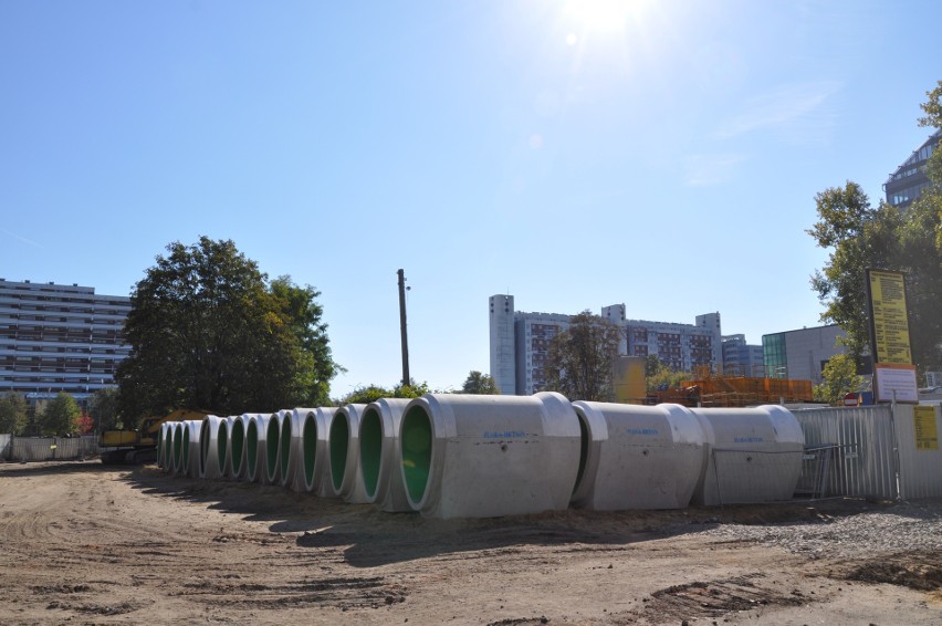 Nowy biurowiec powstaje tuż przy Sky Tower. To Centrum Południowe [WIZUALIZACJE, ZDJĘCIA]