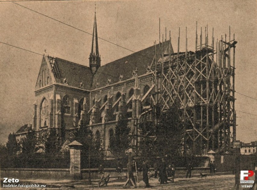 22 grudnia 1912 na Rynku Szpitalnym otwarto kościół św....