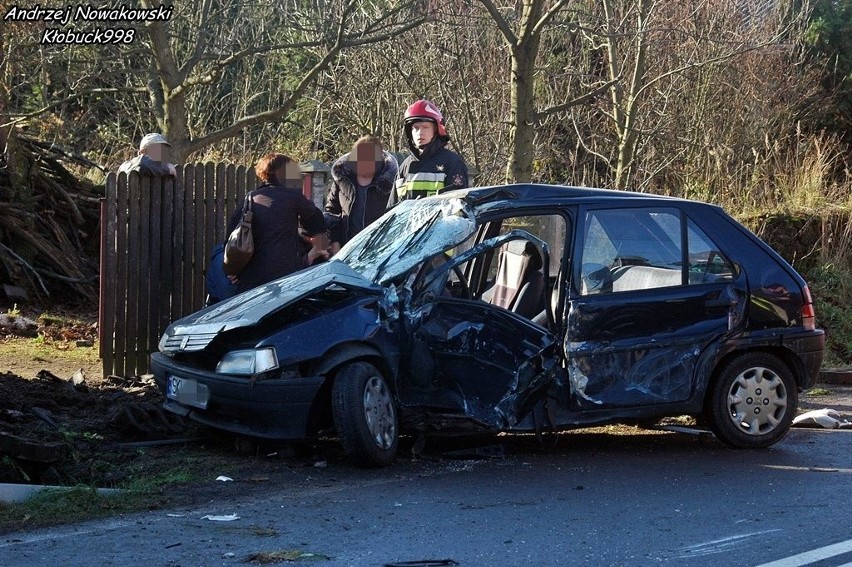 Zderzenie ciężarówki z samochodem osobowym w Kleśniskach